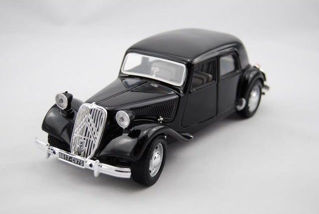 稀少】ブラーゴ製 シトロエン 15CV TA 1938 ミニカー Bburago 1/24