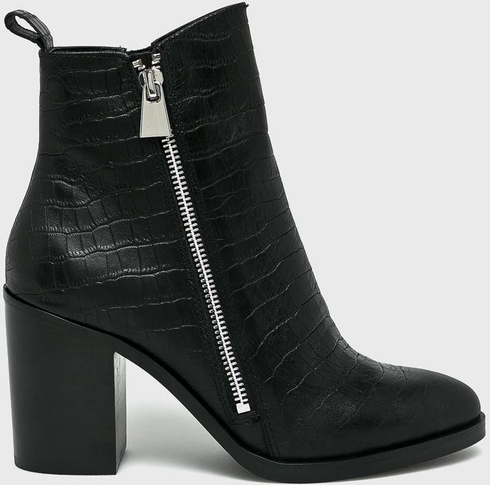 Steve madden 2025 tasha boots