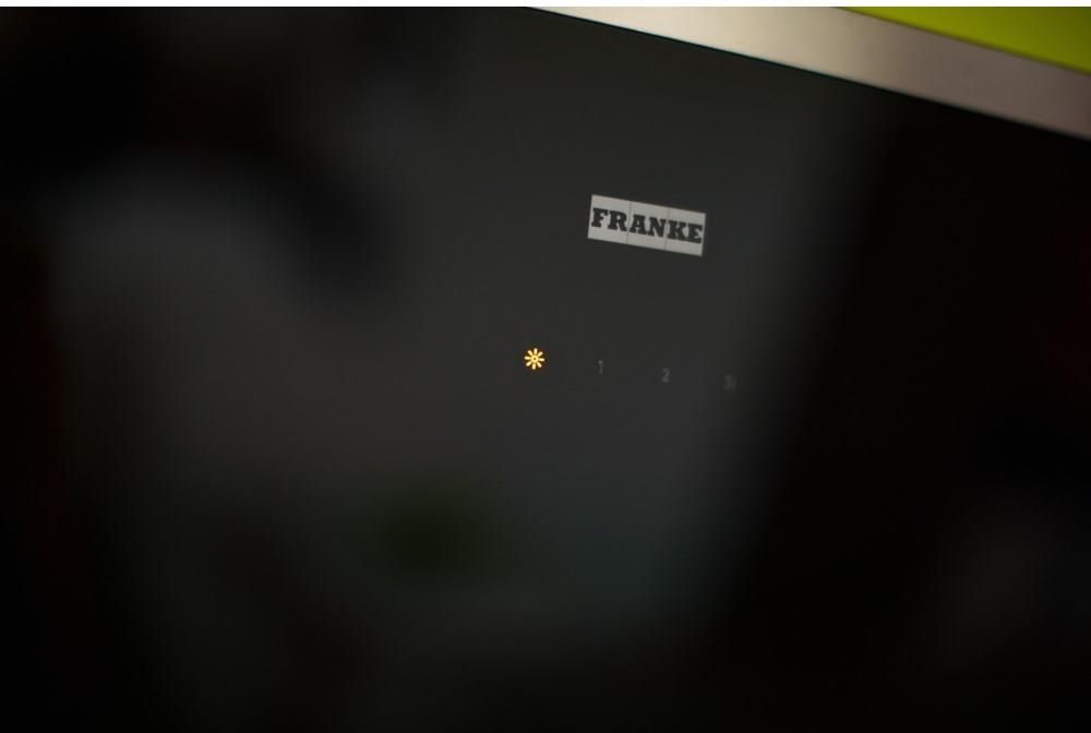 фото Витяжка похила Franke Studio FPJ 925 V BK/SS (330.0528.067)