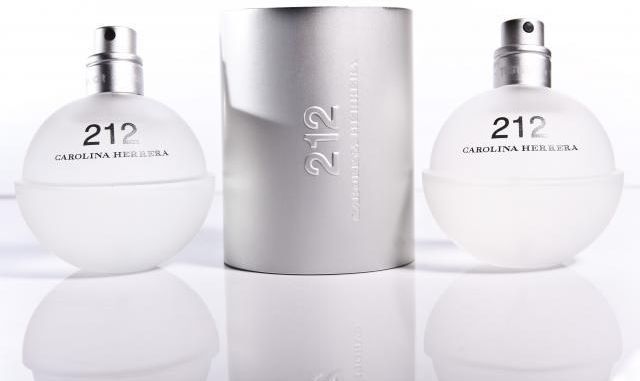 CAROLINA HERRERA 212 ユニセックス 香水 100ml Amazon.co.jp: Carolina Herrera 212 Men EDT 3.4 fl oz (100 ml