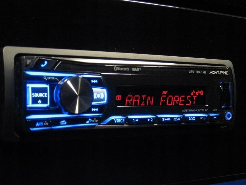 Radioodtwarzacz samochodowy Alpine UTE-204DAB - Opinie i ceny na Ceneo.pl