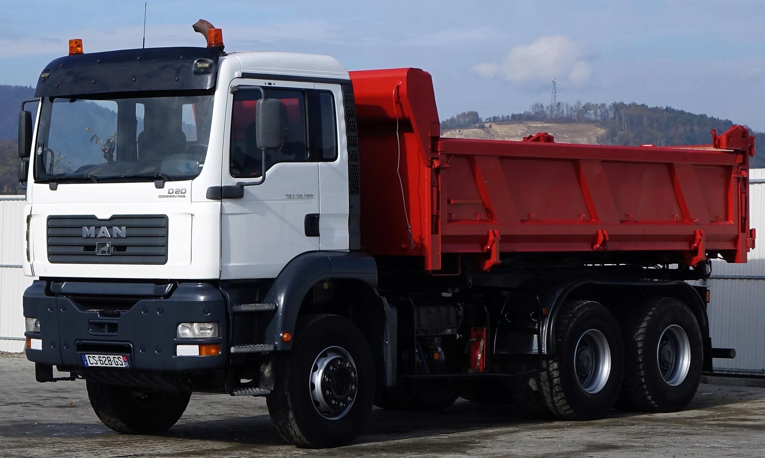 Купим самосвал ман бу. Renault Kerax 370. Ман ТГА самосвал 6х4. Renault Kerax 6x4. Самосвал man TGA 33.350.