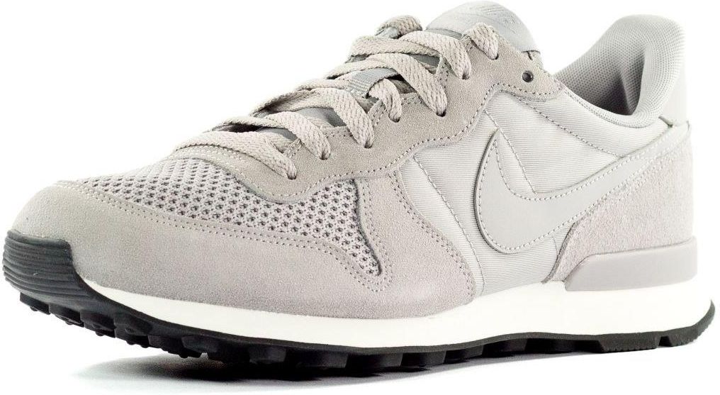 Nike internationalist se shop trainers in grey aj2024-001