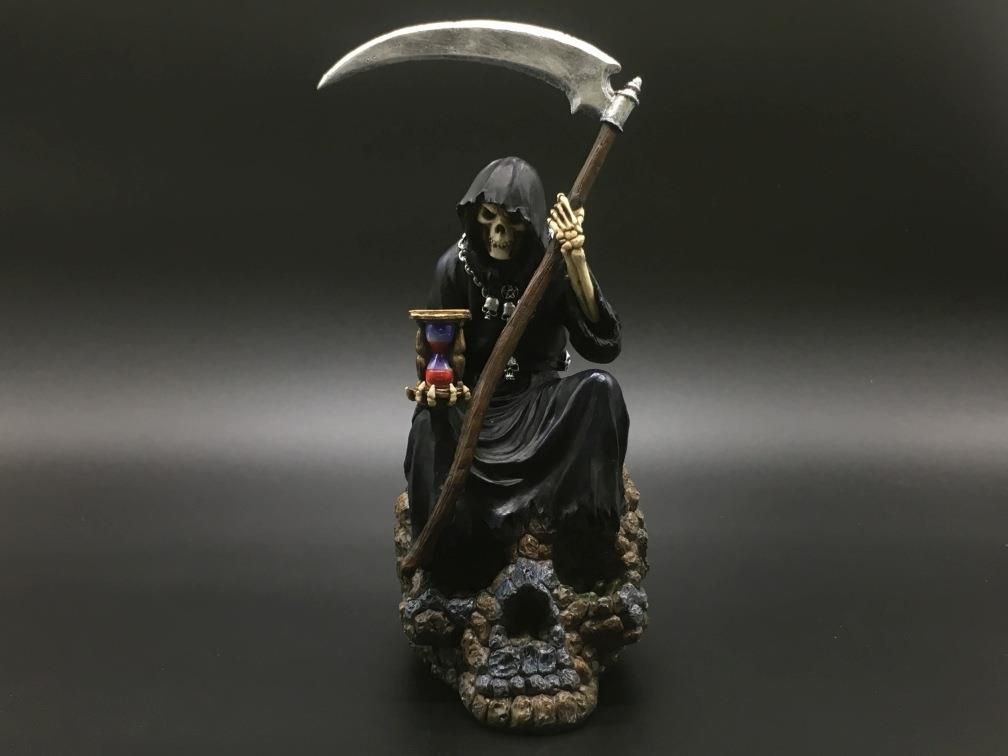 i-ponury-zniwiarz-siedzacy-na-