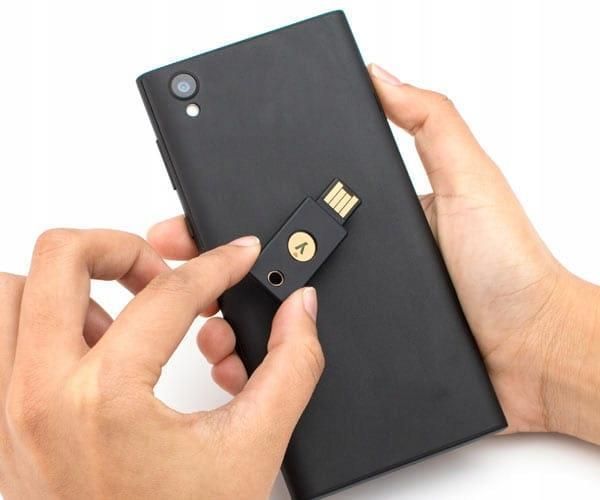 Yubico YubiKey 5 NFC - zdjęcie 1 Yubico YubiKey 5 NFC