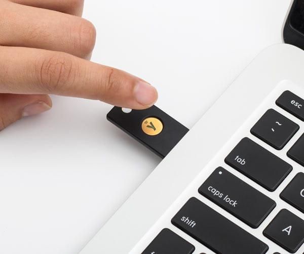 Yubico YubiKey 5 NFC - zdjęcie 3 Yubico YubiKey 5 NFC