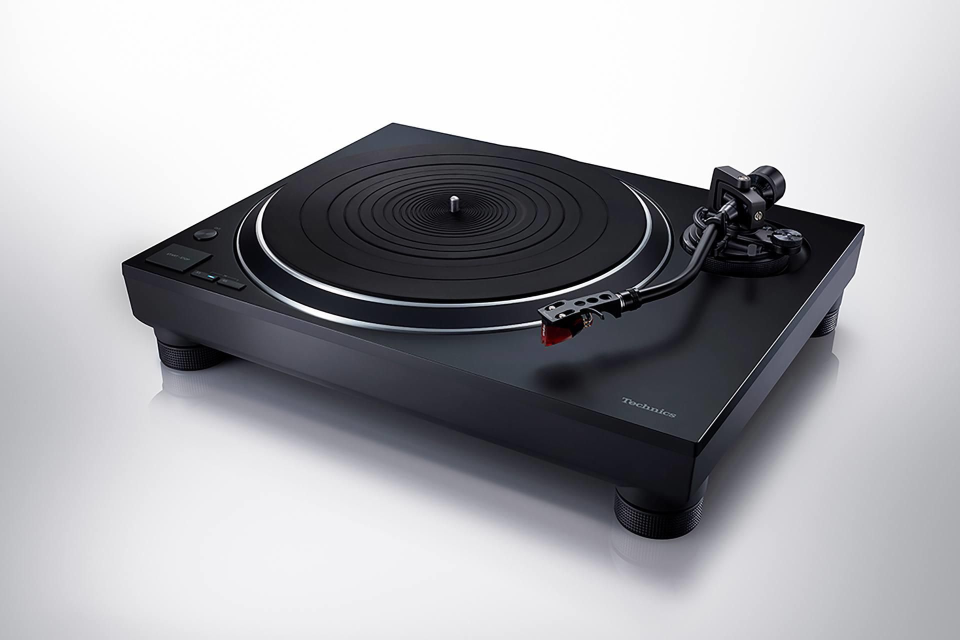фото Проигрыватель виниловых пластинок Technics SL-1500C Black SL-1500CEE-K