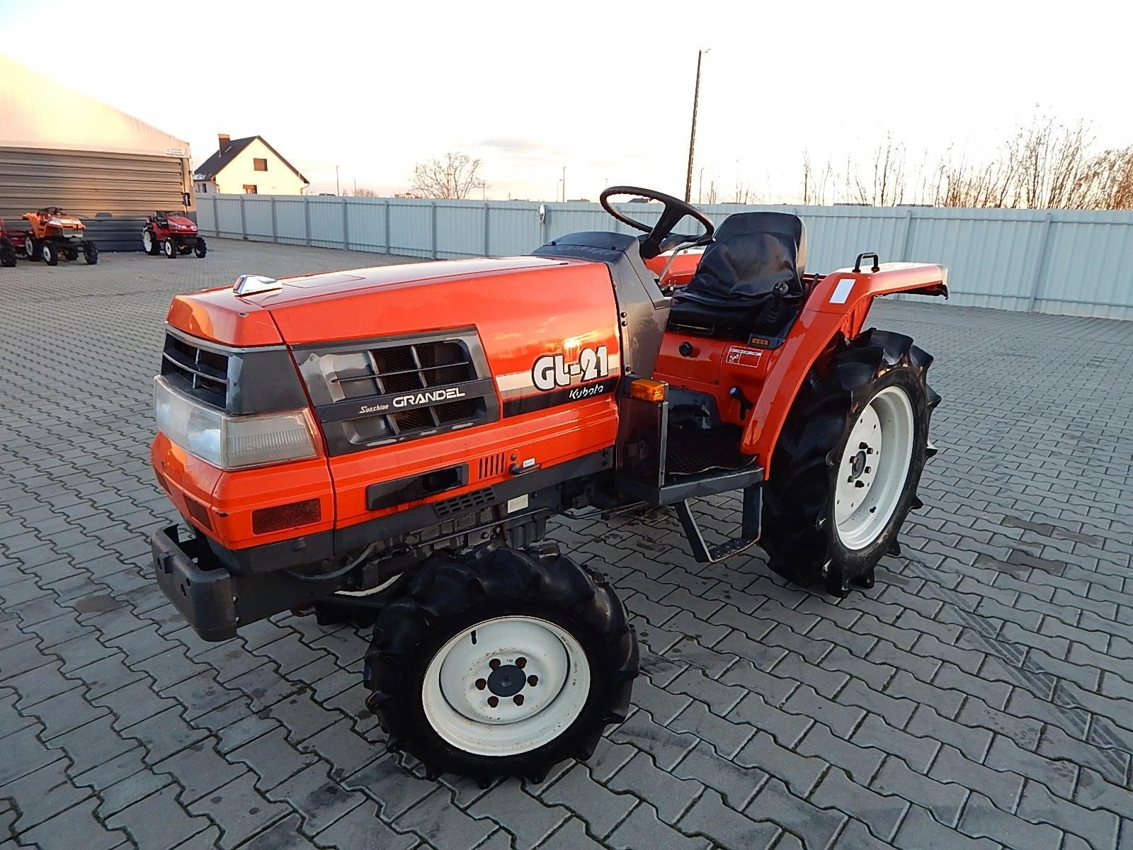 Минитрактор бу пермском крае на авито. Трактор kubota. минитрактора кубота. mini tractor yanmar 330. минитрактор кубота гл 21.