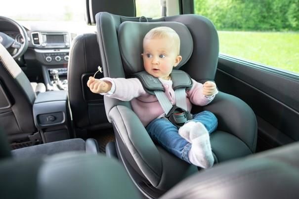 Britax & Romer Dualfix 2R Cosmos Black 0-18Kg - zdjęcie 2 Britax & Romer Dualfix 2R Cosmos Black 0-18Kg
