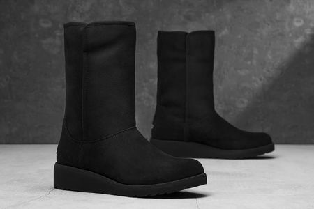 Ugg shops amie black 8.5