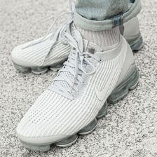 Nike Air VaporMax Flyknit 3 Women's Shoe. Nike VN