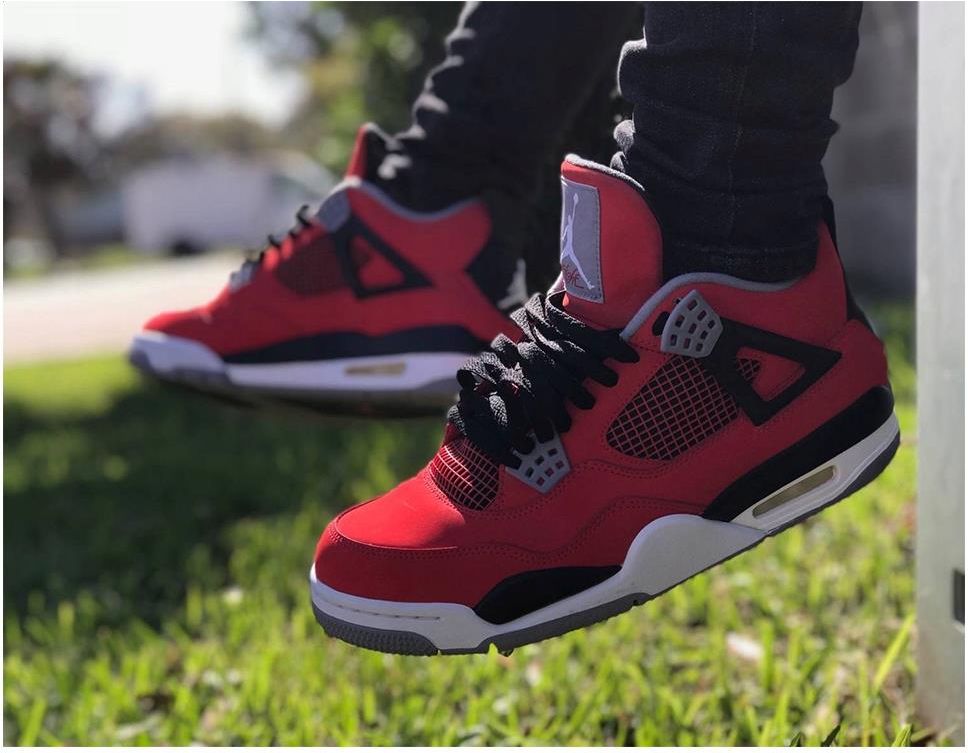 Jordan retro 4 toro bravo swag best sale