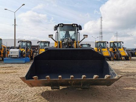 【4u】 ALTA JCB BLACK SR SPORTY BOOT 6 INCHES - JCB Footwear