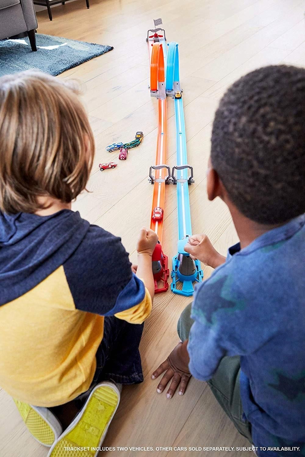 Hot Wheels City Zestaw Podwójna Pętla Tory GFH85 - zdjęcie 3 Hot Wheels City Zestaw Podwójna Pętla Tory GFH85
