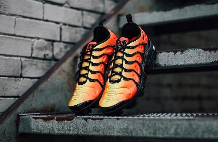 nike vapormax plus orange and black