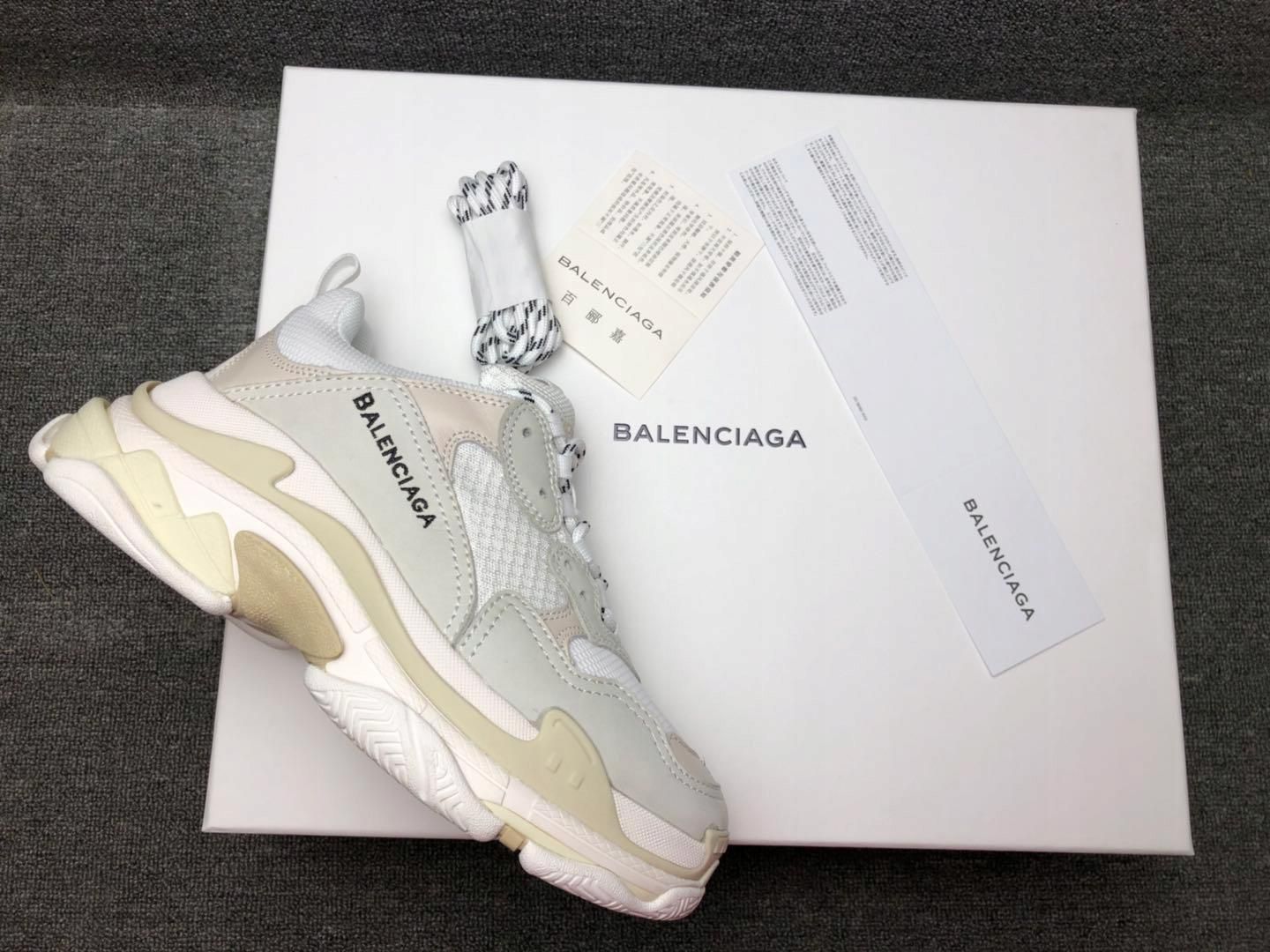 BALENCIAGA Triple S スニーカー 38 Balenciaga Triple S biały szary r.38 - Ceny i opinie - Ceneo.pl