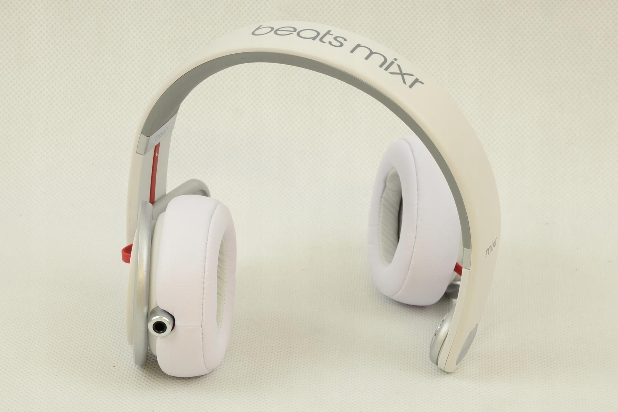 ♡beats by dr.dre Mixr ヘッドホン　ホワイト Beats by Dr. Dre mixr ヘッドホン ホワイト (訳あり) - メルカリ