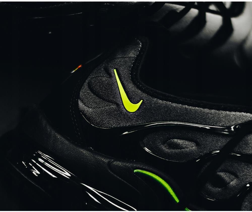 nike vapormax plus neon 95