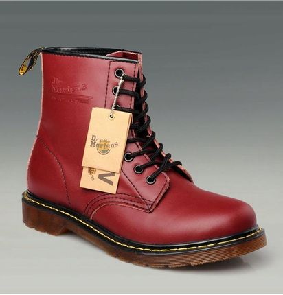 Dr martens 2024 historia 32