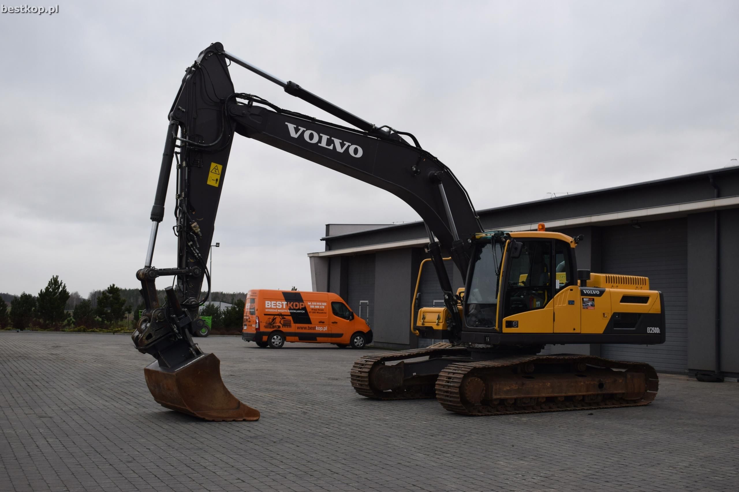 Volvo ec250dl фото