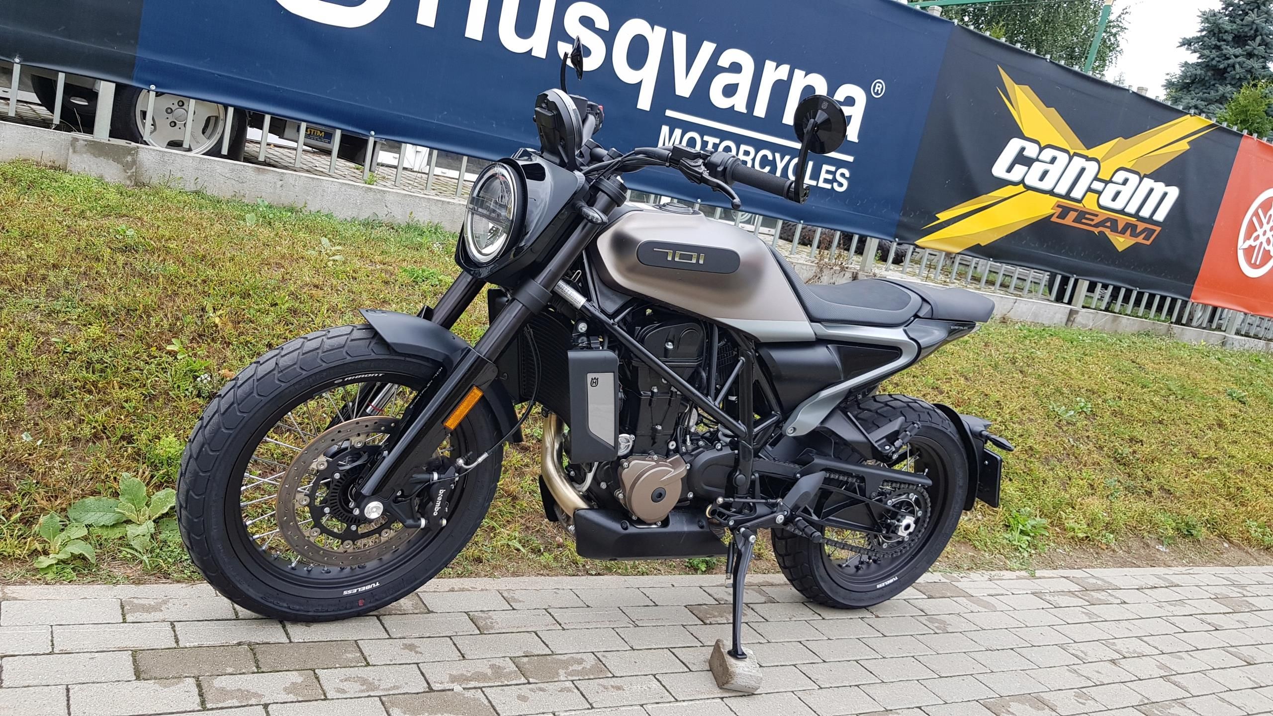 Husqvarna Svartpilen style 701 Akrapovic Opinie i ceny na Ceneo.pl