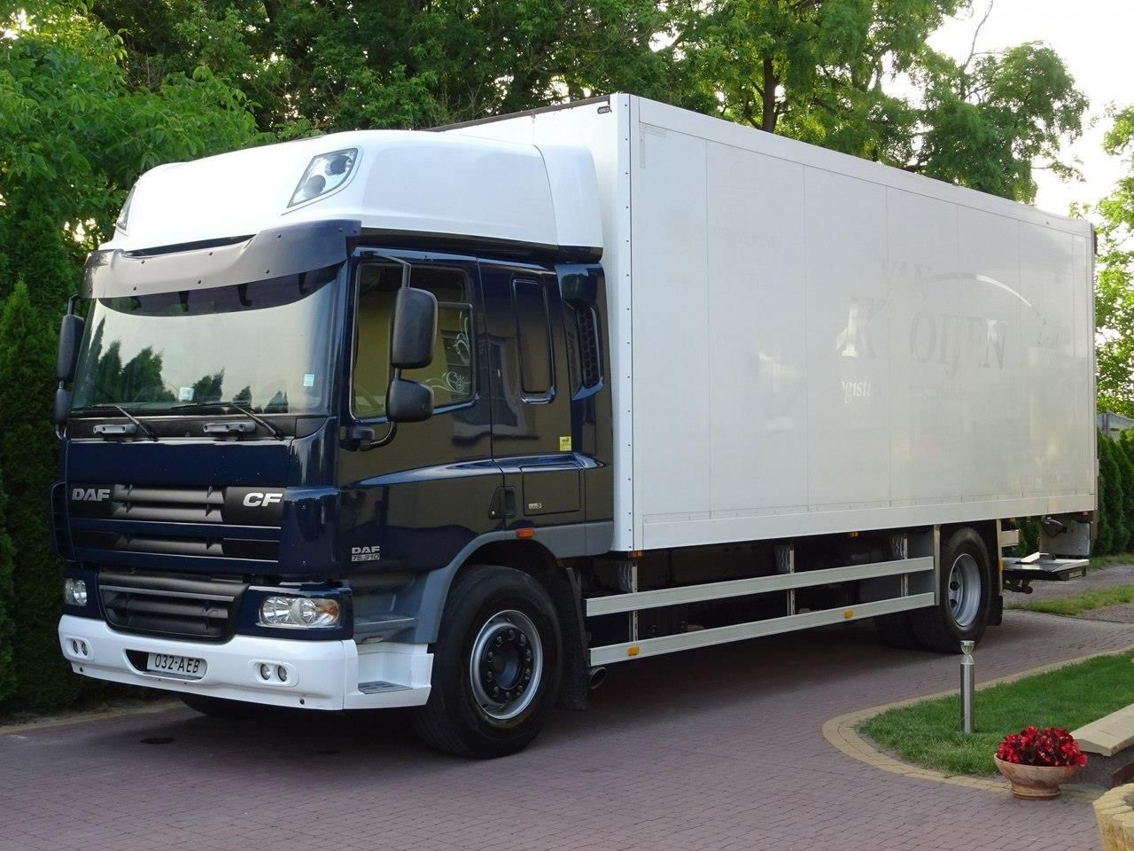 Даф 5 тонник. Даф CF 75 -360. 10 Тонник. DAF cf75. Даф 105 одиночка рефрижератор. Даф грузовик 10 тонник.