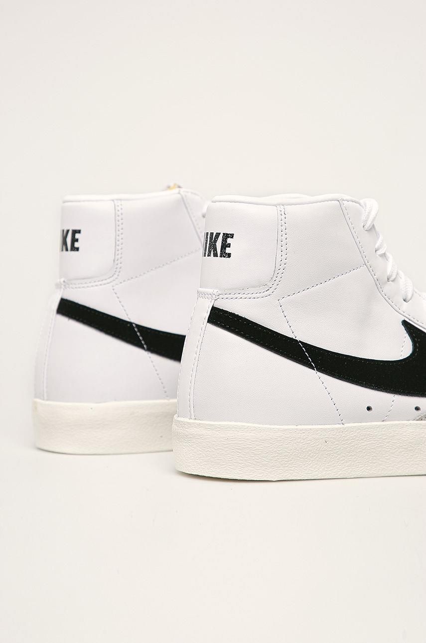 NIKE BLAZER MID ’77 VINTAGE  WHITE/BLACK Nike Blazer Mid 77 Vintage White Black - Buty | Limited Resell