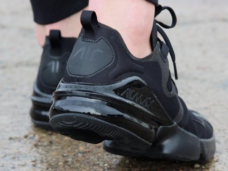air max infinity on feet