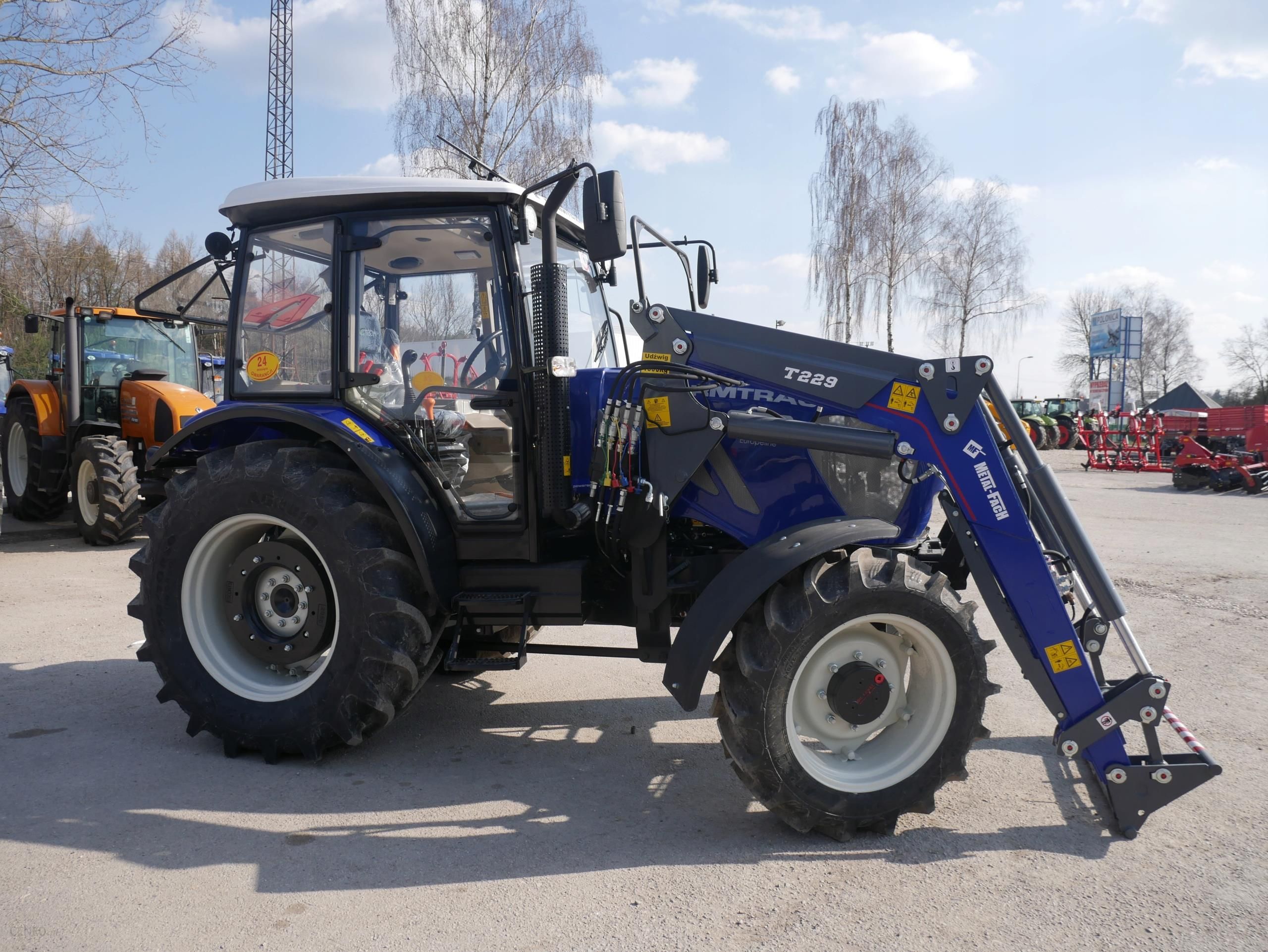 Ciągnik Rolniczy Traktor Farmtrac 680 Dtn 76Km - Opinie I Ceny Na Ceneo.pl