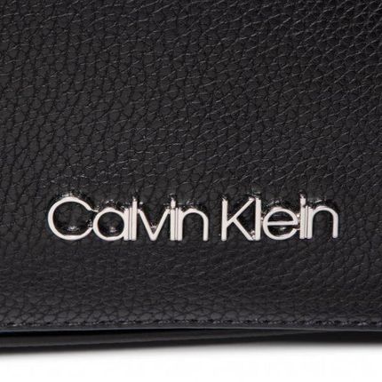 Calvin klein neat online saddle bag