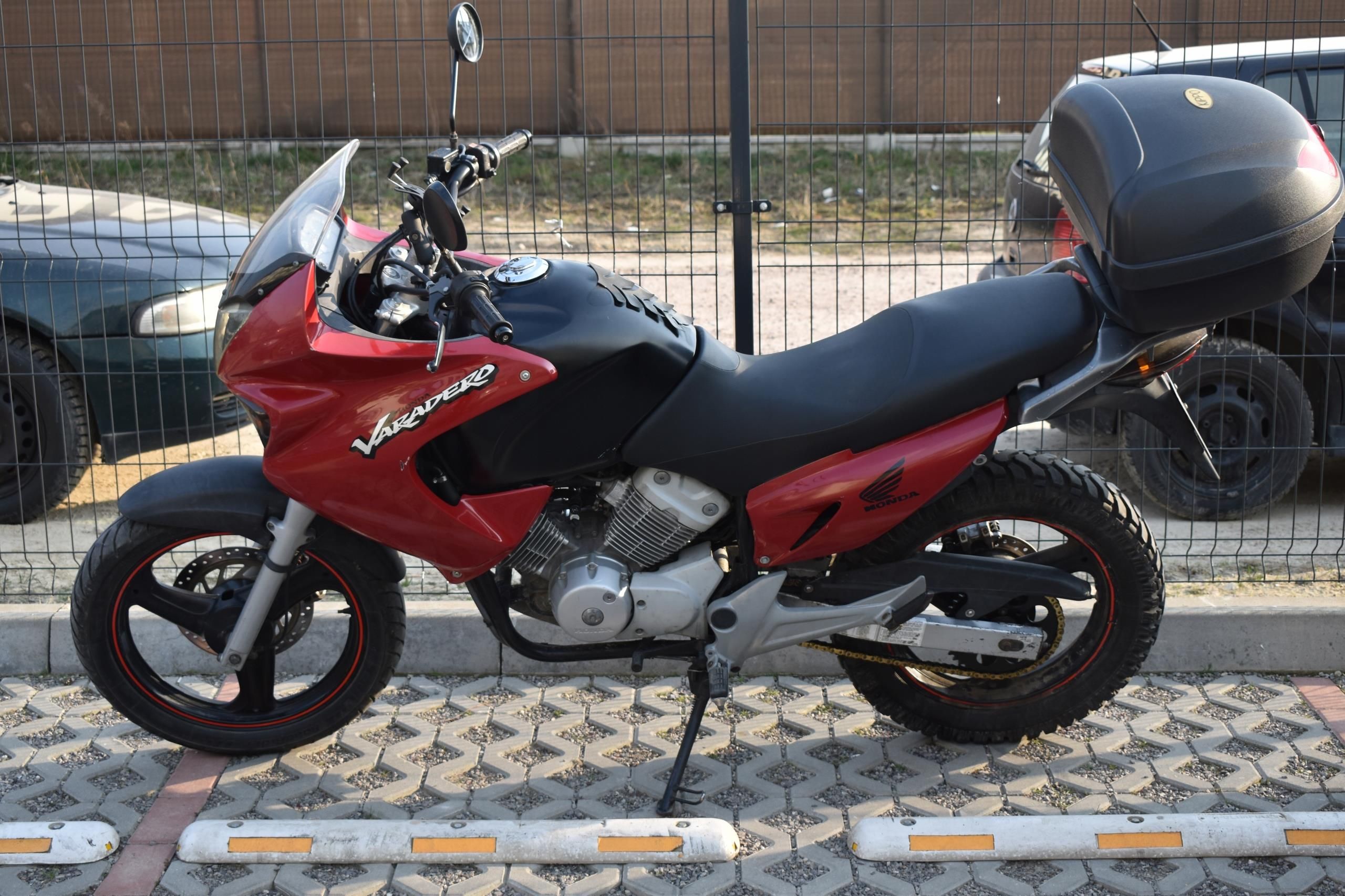 Honda Varadero Xl 125 Varadero 125 tylko 8 tys km ! PRAWKO B ! RATY !poz  kat 80 - cena: 12500 zł