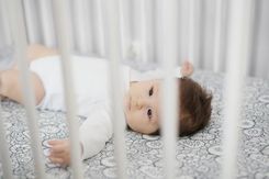 Zdjęcie Sleepee Prześcieradło Do Łóżeczka We Care Grey 140X70 - Warta