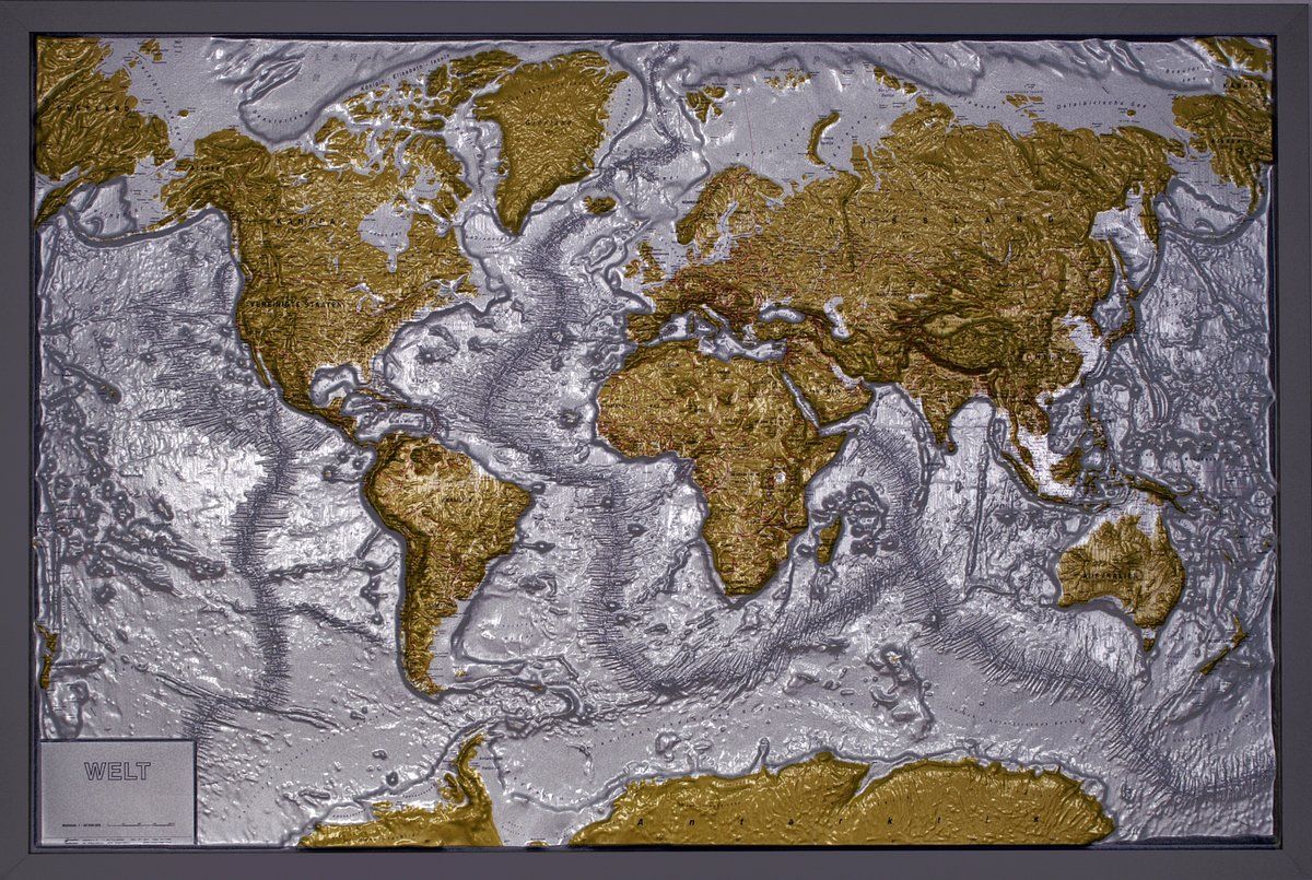 trójwymiarowa mapa swiata Mapa ścienna geo institut Świat 1:30 000 000. Plastyczna mapa 