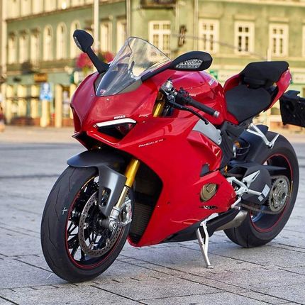Ducati v4 cena new arrivals