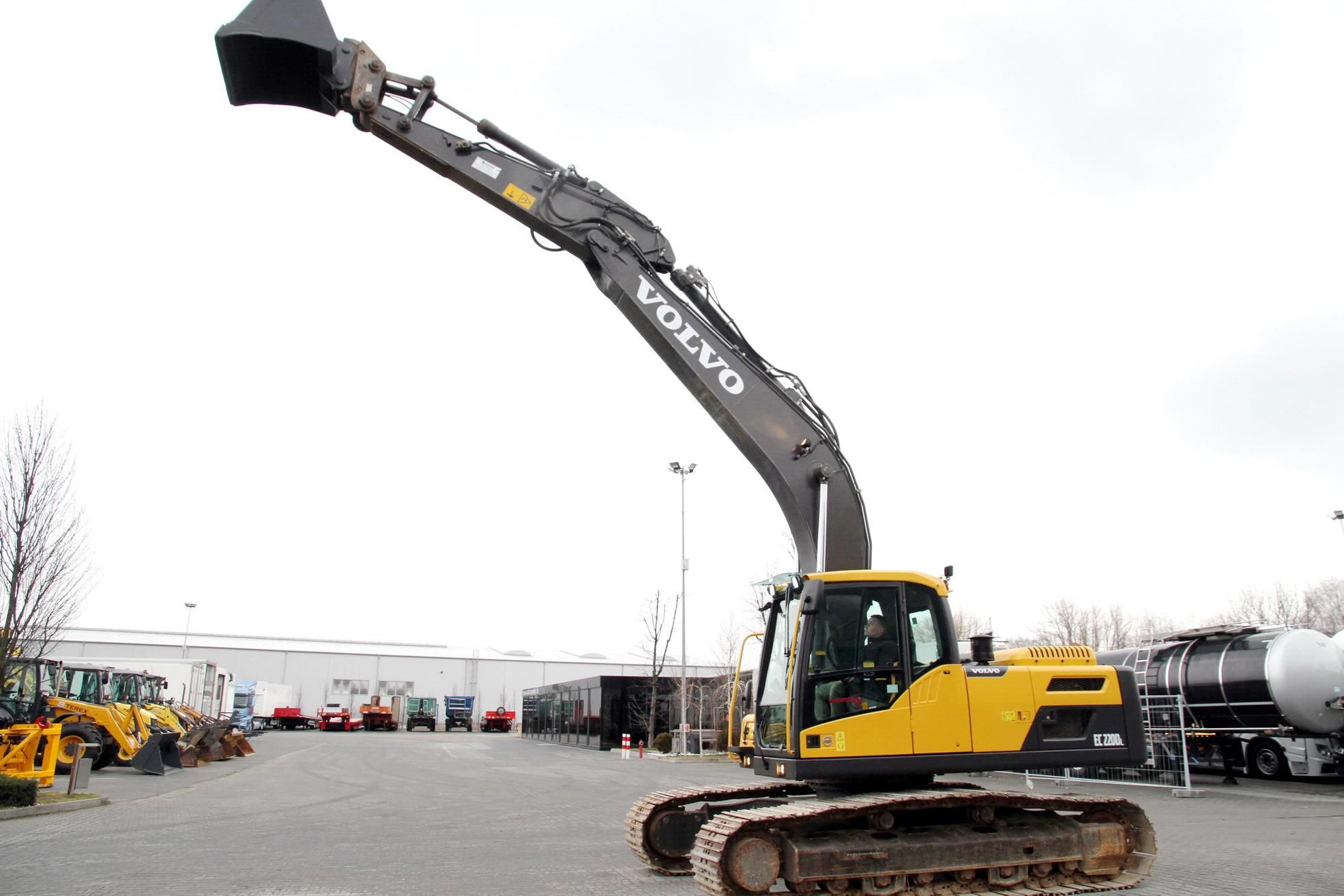 Volvo ec 220 dl