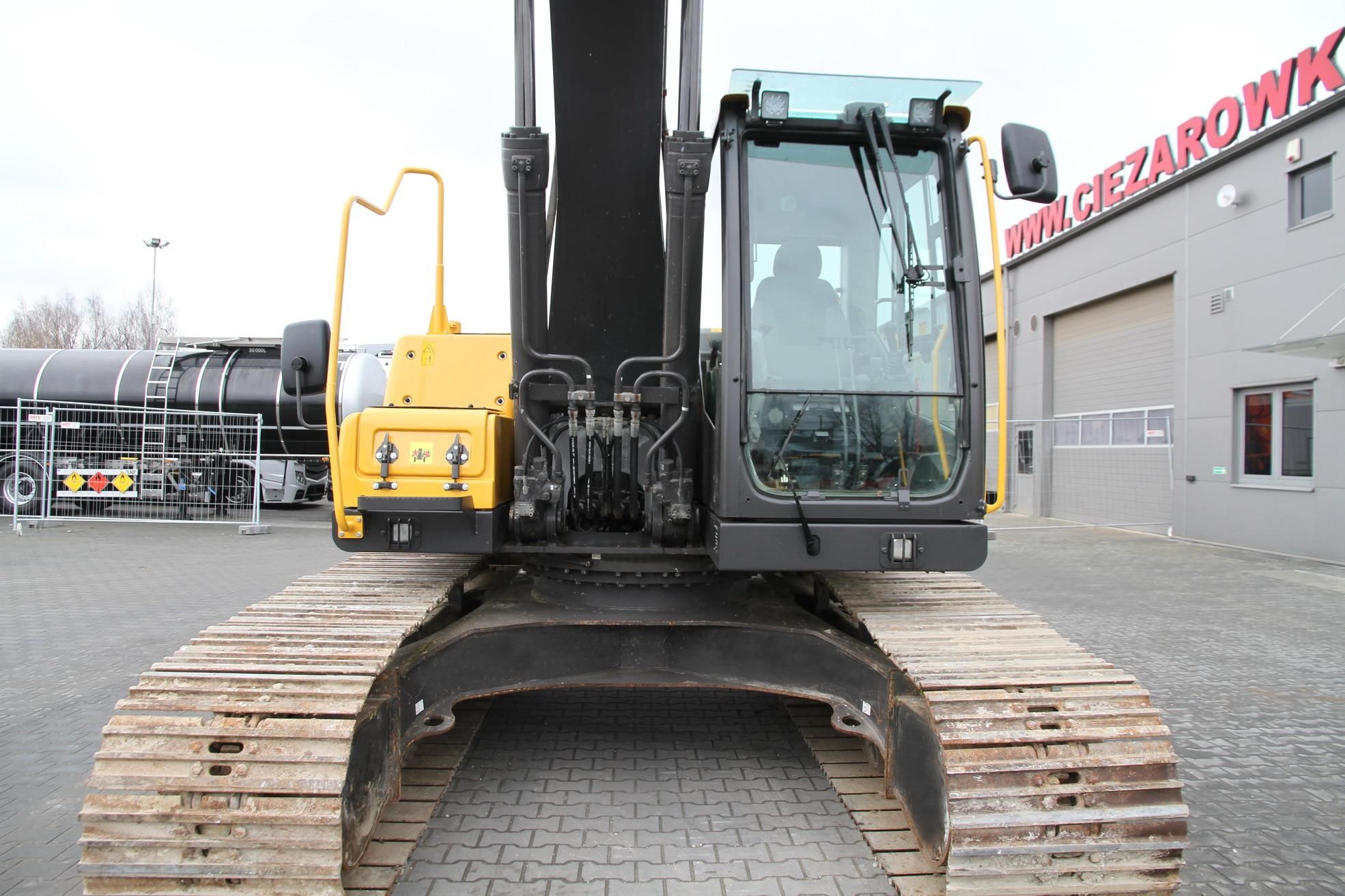 Volvo ec 220 dl