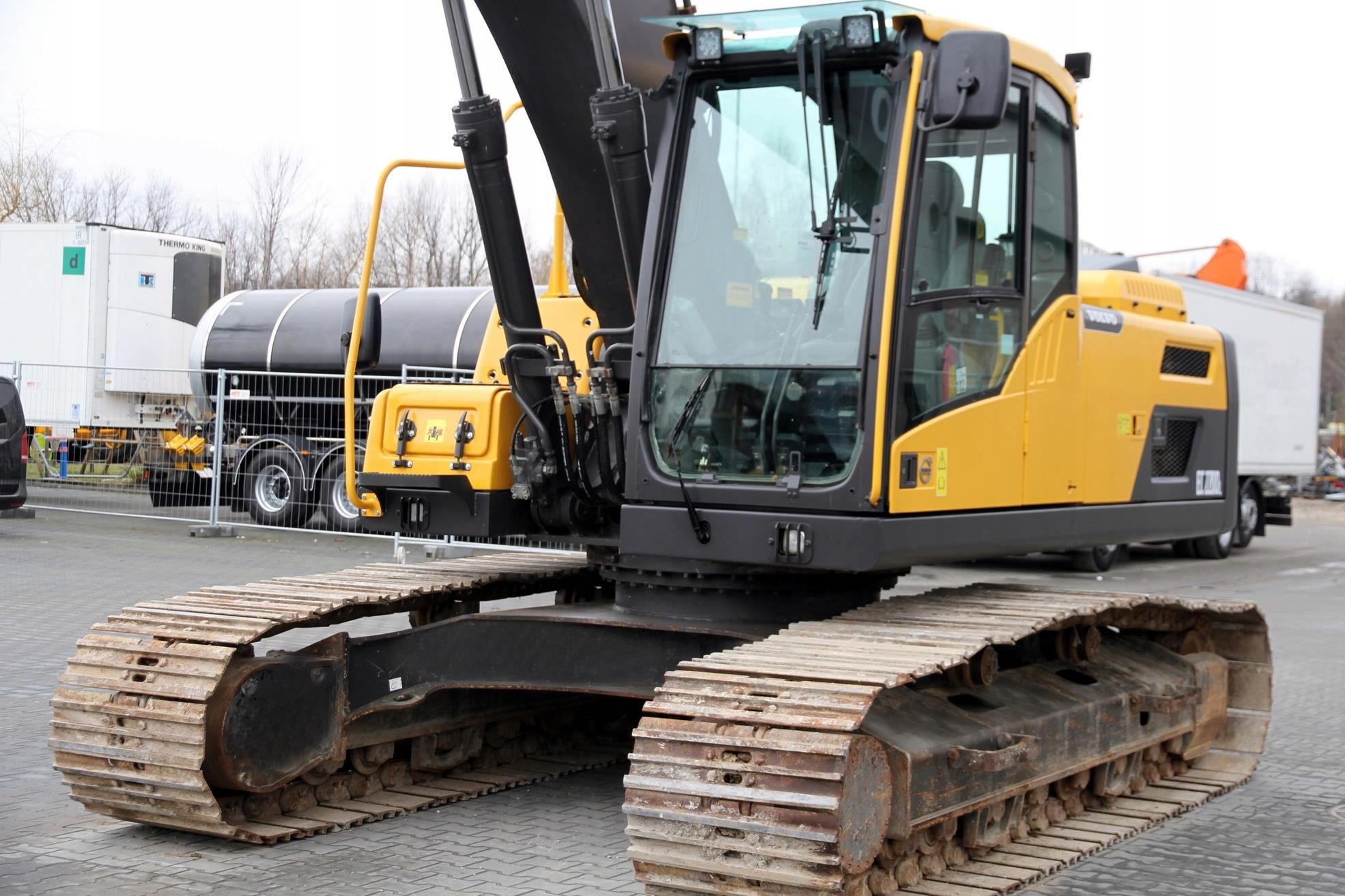 Volvo ec 220 dl