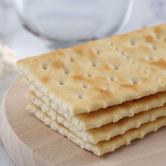 Gran Pavesi Cracker Krakersy nie solone 560 gr - zdjęcie 1 Gran Pavesi Cracker Krakersy nie solone 560 gr