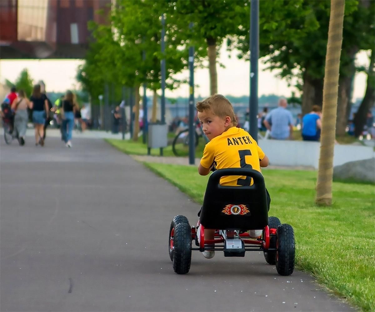 Milly Mally Gokart Na Pedały Thor Red - zdjęcie 3 Milly Mally Gokart Na Pedały Thor Red