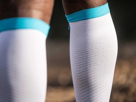 Compressport R2 Oxygen Calf Sleeves (White/ Nebel Grey)