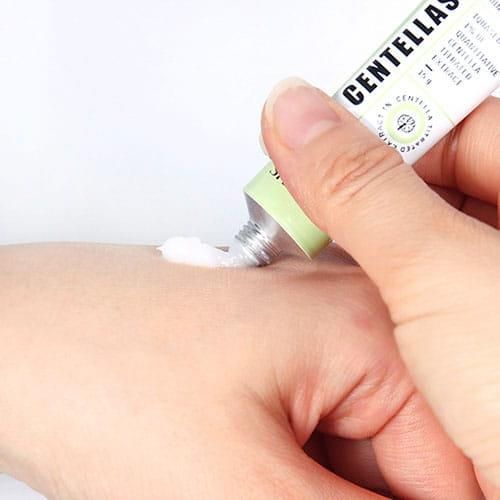 Skin79 Centellasca Ointment Wielofunkcyjna Maść Gojąca Rany I Blizny 15G - zdjęcie 1 Skin79 Centellasca Ointment Wielofunkcyjna Maść Gojąca Rany I Blizny 15G