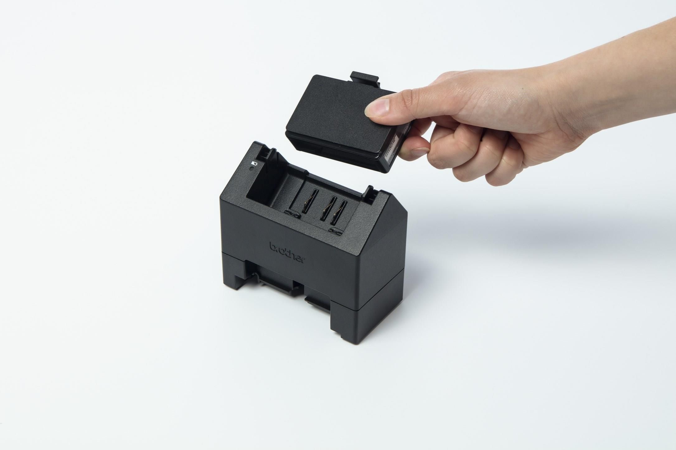 Brother Ładowarka Baterii Dla RJ-4230 (PABC003) - zdjęcie 2 Brother Ładowarka Baterii Dla RJ-4230 (PABC003)