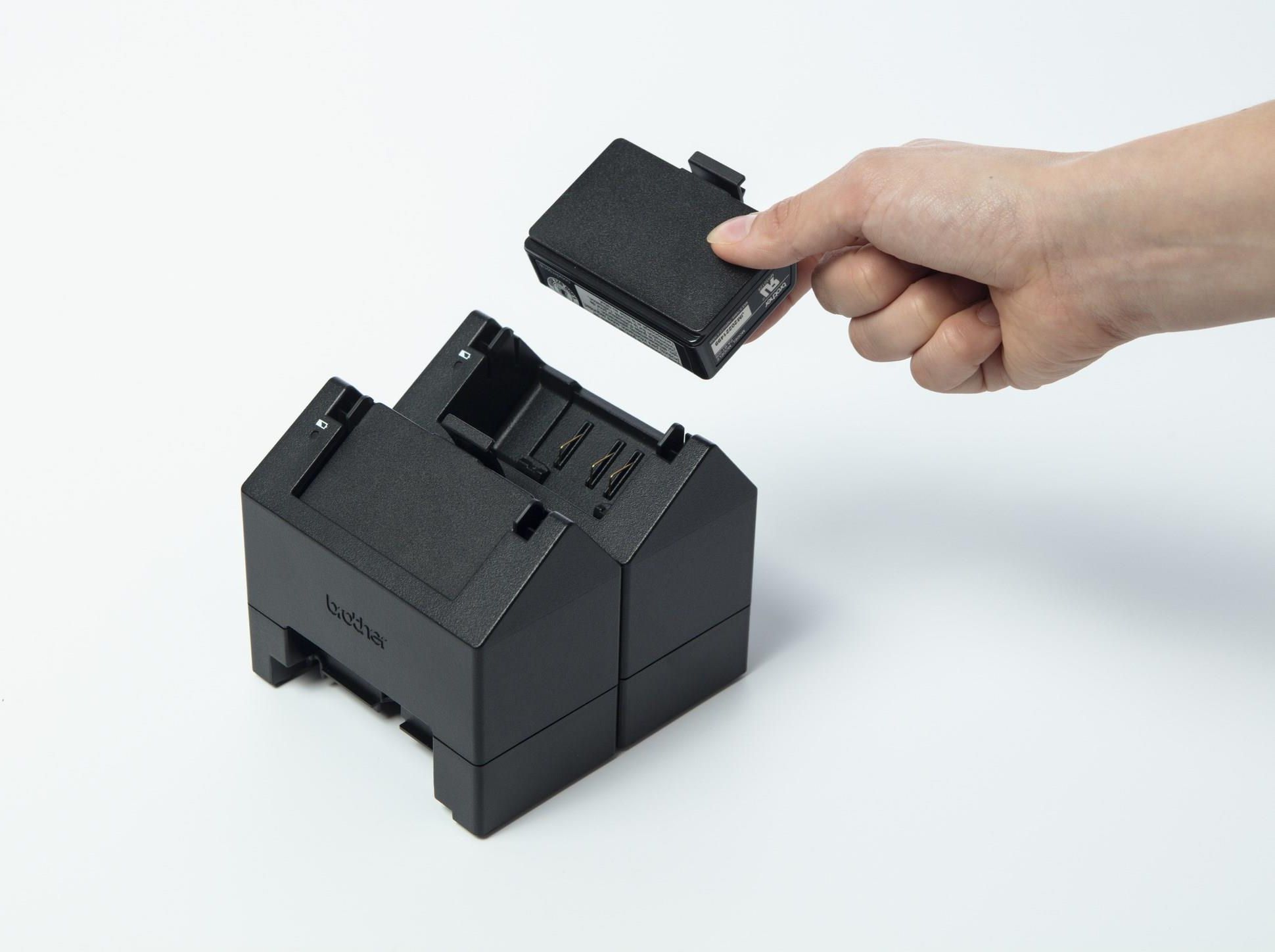 Brother Ładowarka Baterii Dla RJ-4230 (PABC003) - zdjęcie 4 Brother Ładowarka Baterii Dla RJ-4230 (PABC003)