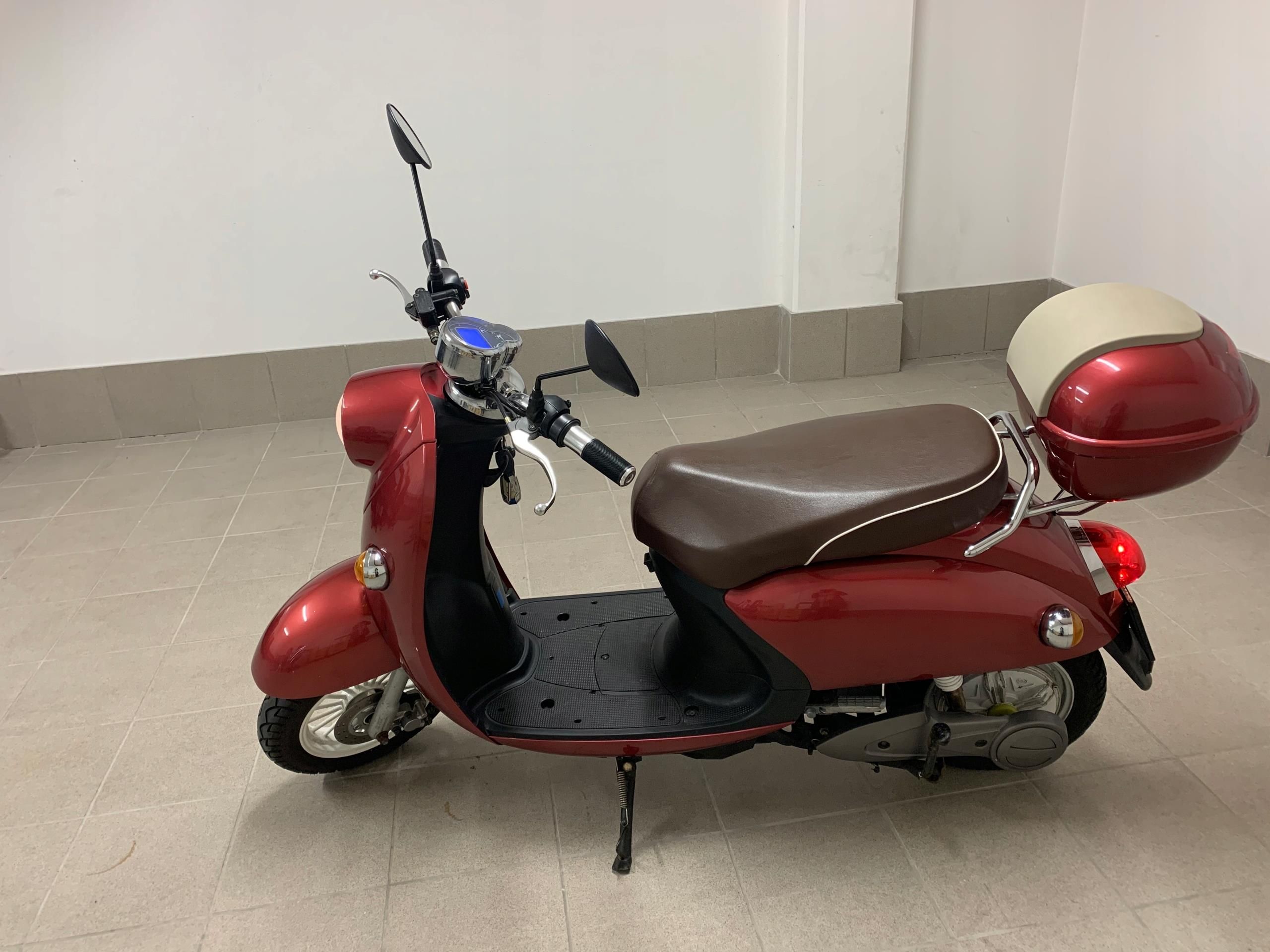 ★coco★ Skuter elektryczny Coco Sleek bordo metalik - Opinie i ceny