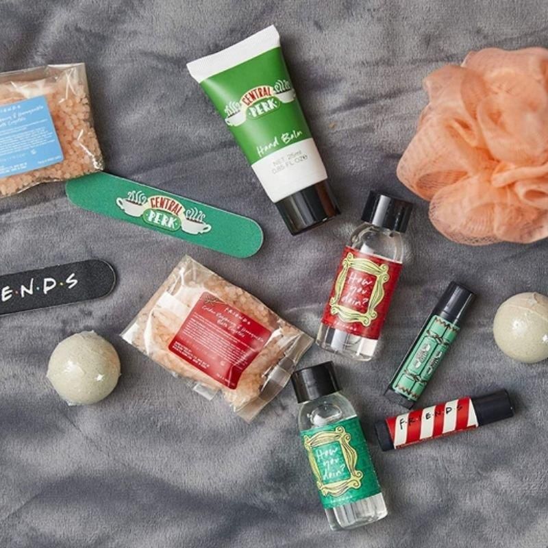 Friends: Central Perk 12 Days Of Bath Advent Calendar - zdjęcie 2 Friends: Central Perk 12 Days Of Bath Advent Calendar