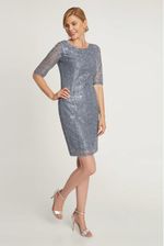 Zdjęcie Koronkowa sukienka o ołówkowym fasonie - szara - Przedecz