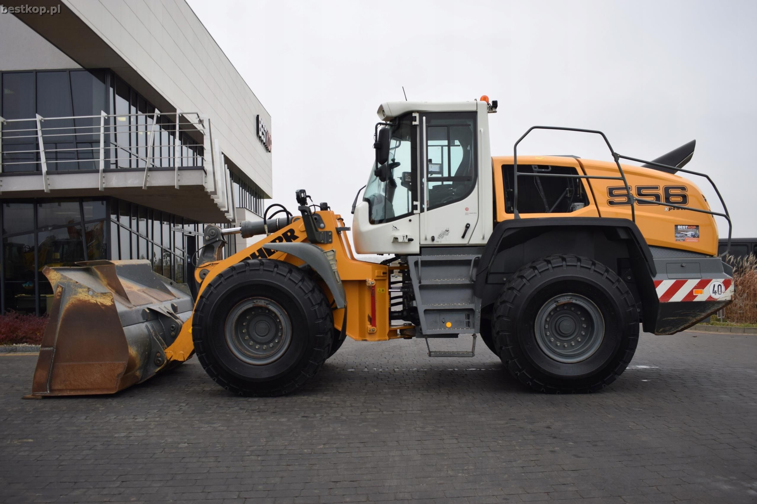 Liebherr L556 XPower Nie L550 2017r Waga Opinie I Ceny Na liebherr-l556-xpower-nie-l550-2017r-waga-opinie-i-ceny-na