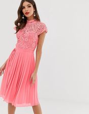 Chi Chi London – Sukienka midi z koronkową górą i plisowaną spódnicą-Różowy  - Ceny i opinie 