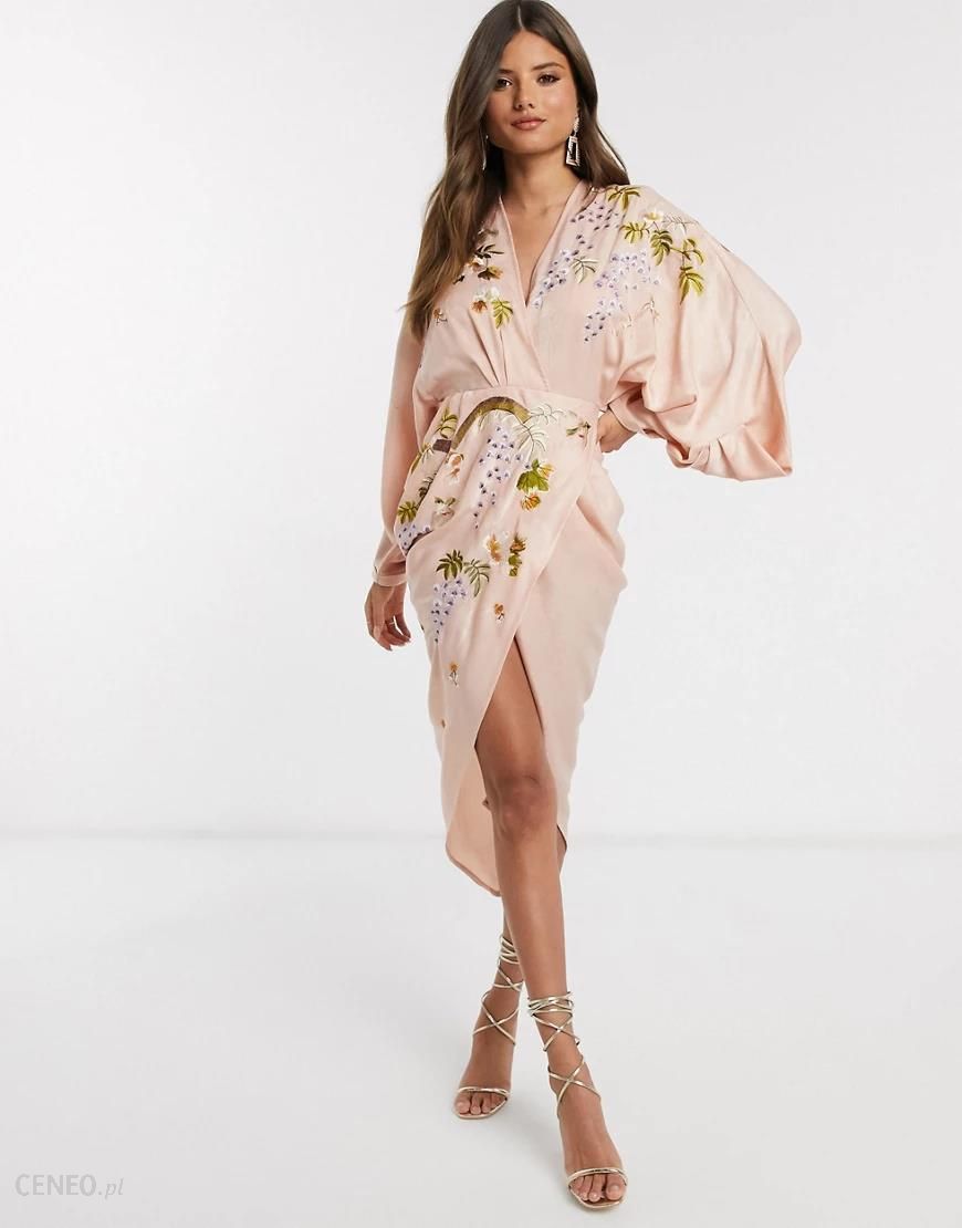 ASOS DESIGN – Sukienka midi z satyny z kimonowymi rękawami z haftowanym  kwiatowym wzorem-Różowy - Ceny i opinie 