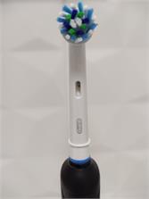 Szczoteczka elektryczna Oral-B PRO 750 CrossAction + etui podróżne